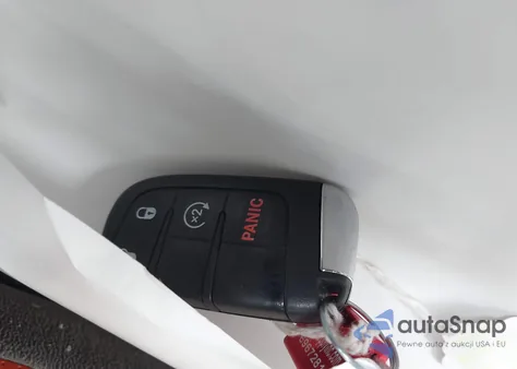 2016 Jeep Renegade Limited z USA, uszkodzony, nr VIN ZACCJBDT8GPE13394